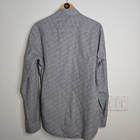 Bugatchi shaped fit button down, geometric design, navy, size medium - Picture 4 of 7